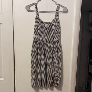 Chevron Patterned Sleeveless Dress